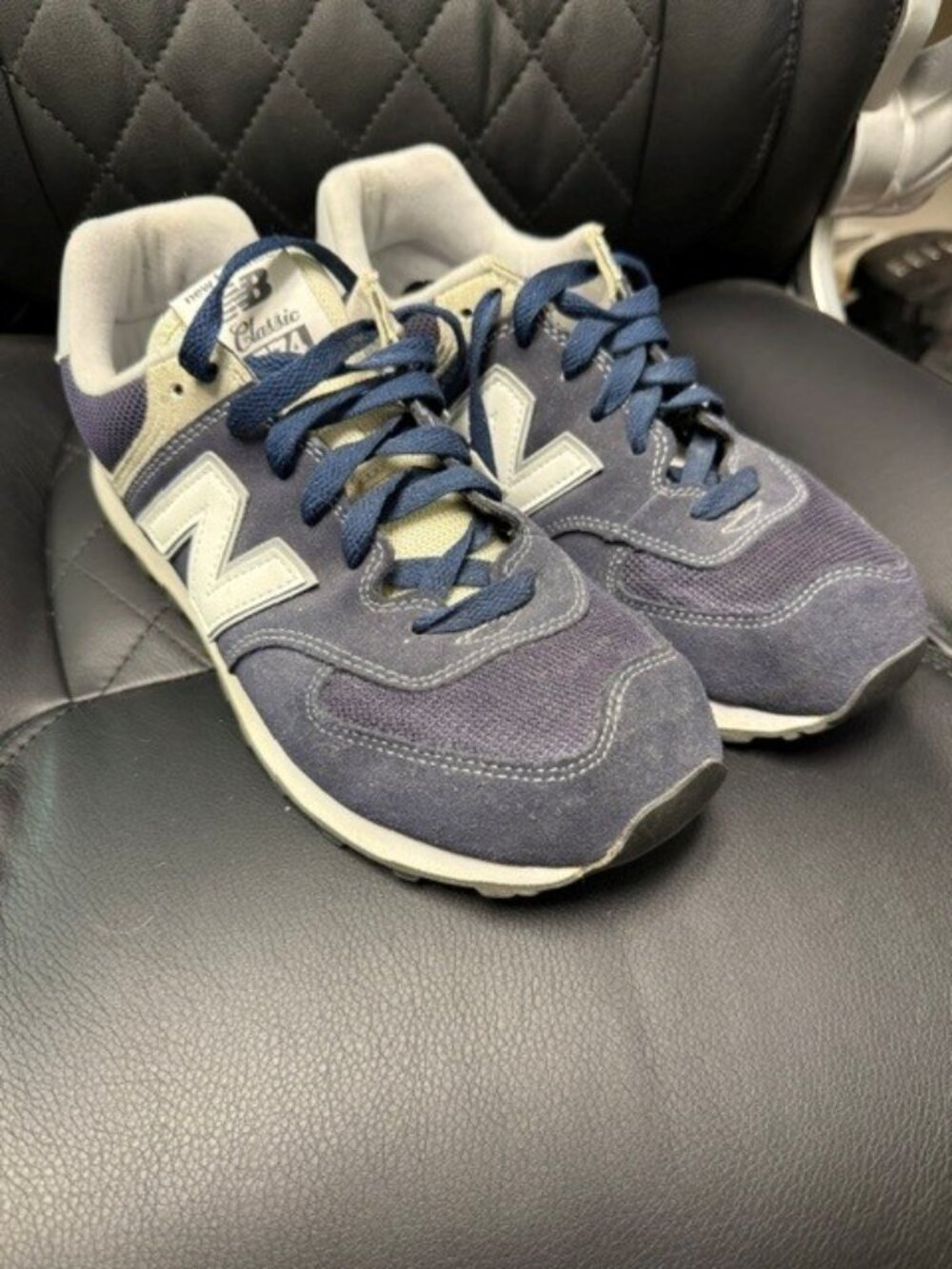 New Balance 574 Size 9.5 Navy